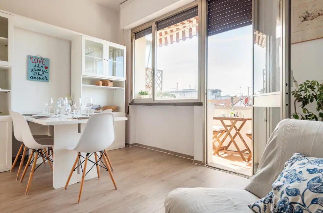Seaside Apt Private Parking And Near The Beach Viareggio Exterior photo